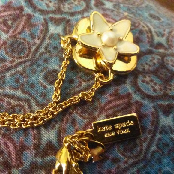 Window Seat Bouquet Mini Pendant Necklace - Picture 7 of 7